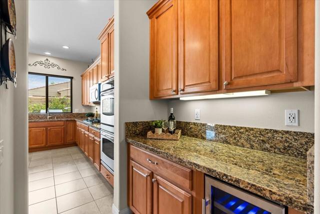 40426 Calle Estela, Indio CA: https://media.crmls.org/mediaz/6dbd4a0c-5324-4589-ae77-64acd95209dc.jpg