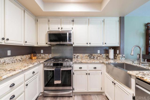 1302 El Corral Lane, San Marcos CA: https://media.crmls.org/mediaz/6dbd6634-fc6b-4185-af5b-59d8a691fa64.jpg