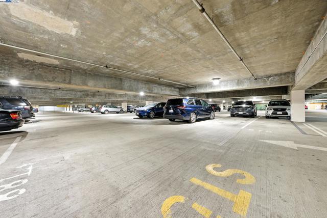 989 Webster, Oakland CA: https://media.crmls.org/mediaz/6dbe018e-2146-481e-908c-75b6006f430e.jpg