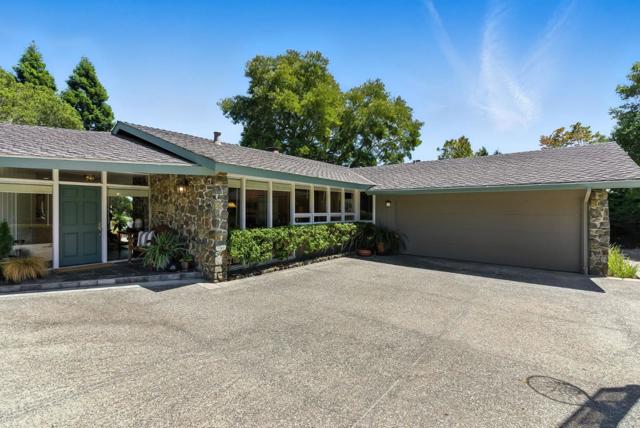 3795 Ralston Avenue, Hillsborough CA: https://media.crmls.org/mediaz/6dbe9d0f-7b9d-4d43-b482-c9d59d1557e6.jpg