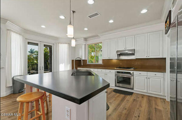 2336 Summerwind Place, Carlsbad CA: https://media.crmls.org/mediaz/6dc02bac-6cfc-4c1b-a6fb-46d76596d644.jpg