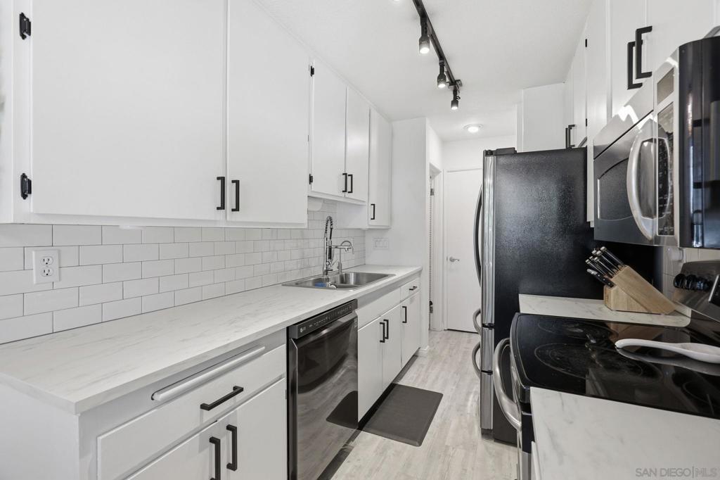 4600 Lamont - photo 18