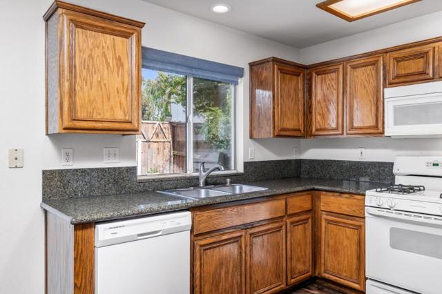 4325 Heritage Place, Stockton CA: https://media.crmls.org/mediaz/6dc0aea0-4550-44b4-89d0-72cd03277836.jpg