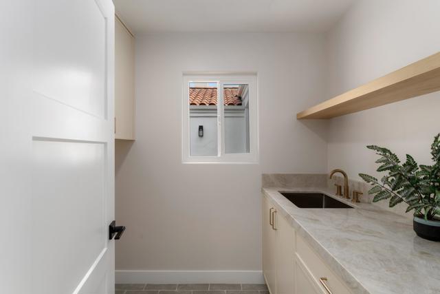 Detail Gallery Image 35 of 46 For 14004 Calle Venecia, San Diego,  CA 92130 - 4 Beds | 2/1 Baths