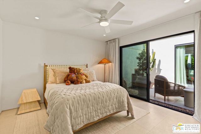 2264 Oakcrest Drive, Palm Springs, CA 92264
