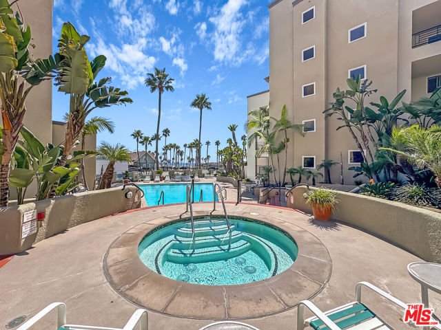 200 Pacific Coast Highway, Huntington Beach CA: https://media.crmls.org/mediaz/6dc1477c-e52a-4fb7-a741-dd8ef4ee317c.jpg
