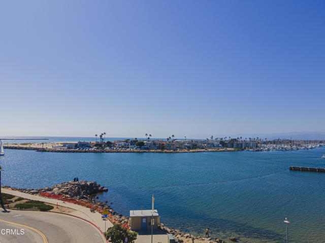 2516 Roosevelt Boulevard, Oxnard CA: https://media.crmls.org/mediaz/6dc170bf-f025-4431-9e2e-60c0f55503ee.jpg