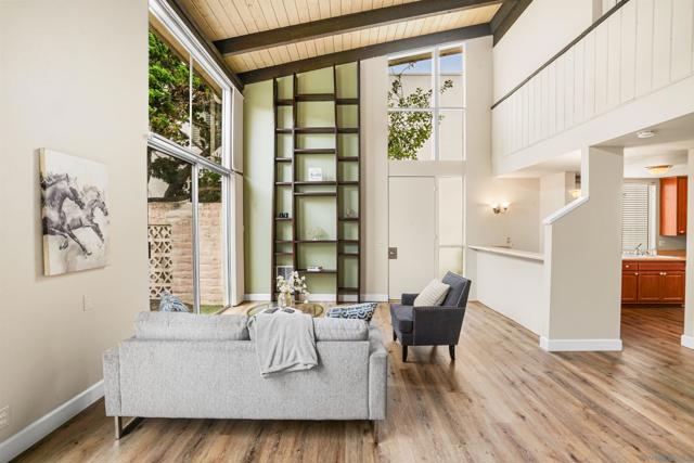 2544 Navarra Dr,  CA: https://media.crmls.org/mediaz/6dc21d77-7ff8-46c8-bf06-7b7be8f0db0e.jpg