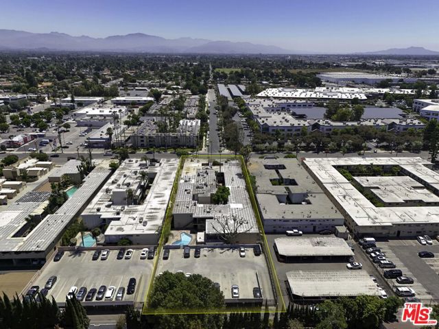 8567 Balboa Boulevard, Northridge CA: https://media.crmls.org/mediaz/6dc2ffd9-ed1d-416d-84e4-bf3a4f270267.jpg