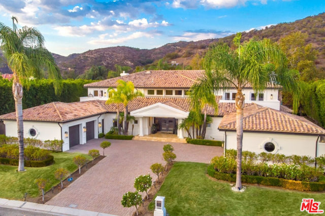 25043 Abercrombie Lane, Calabasas CA: https://media.crmls.org/mediaz/6dc46f2b-62d3-4b70-9240-cbbcf410acf5.jpg