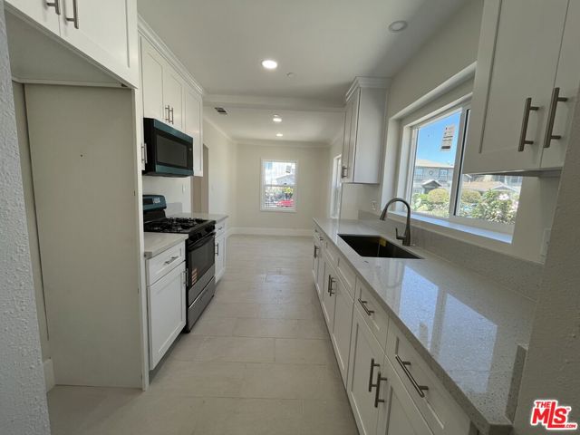 8640 Baring Cross Street, Los Angeles CA: https://media.crmls.org/mediaz/6dc4b69e-6ac0-47c2-bec7-de453347f272.jpg