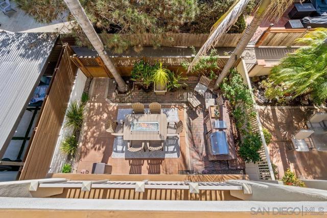 814 Kingston Ct, San Diego CA: https://media.crmls.org/mediaz/6dc5cf49-4641-4e17-ae8b-a72fac306824.jpg