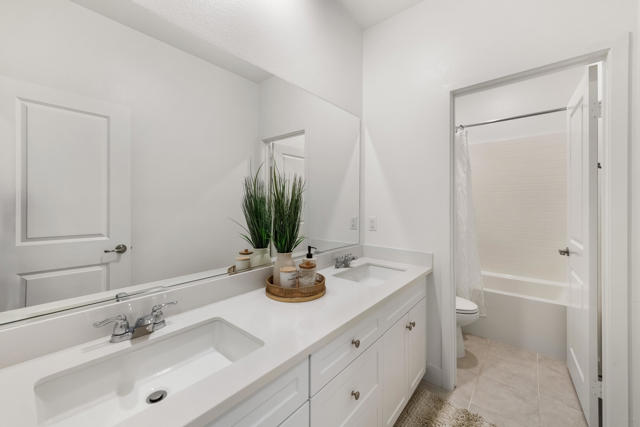 Image 24 of 44 For 40161 Padova Drive