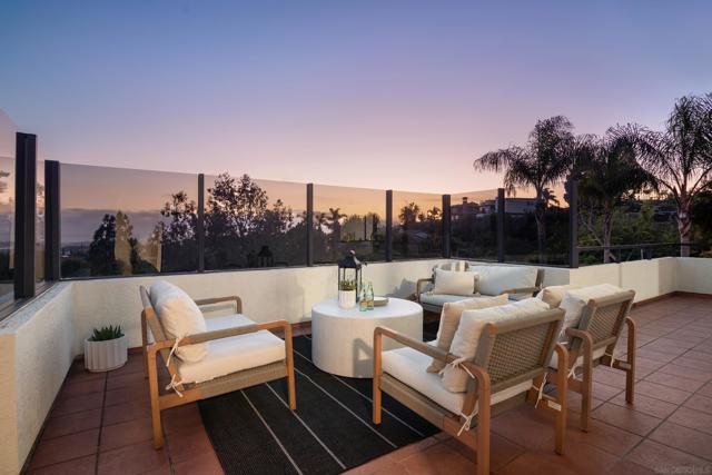 2524 Luciernaga St, Carlsbad CA: https://media.crmls.org/mediaz/6dc66299-cc79-4dda-b450-9c0aed61b3a7.jpg