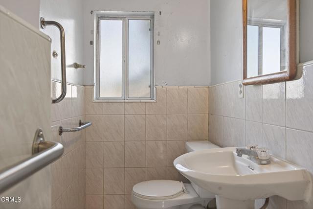 Detail Gallery Image 8 of 20 For 236 E Poplar St, Oxnard,  CA 93033 - 3 Beds | 2 Baths