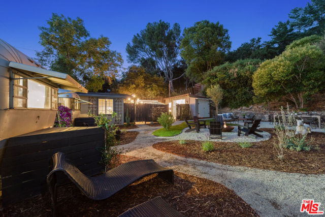 272 N Topanga Canyon Boulevard, Topanga CA: https://media.crmls.org/mediaz/6dc6dd00-5d32-482d-8ecf-e7759c89ab33.jpg
