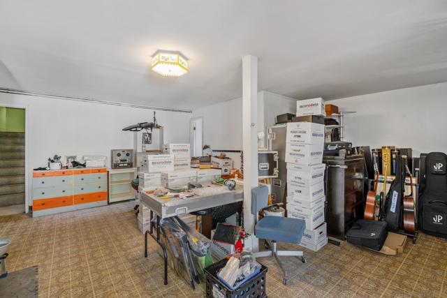 4426 MODEL A FORD LANE, El Cajon CA: https://media.crmls.org/mediaz/6dc6fc07-a2c4-421d-8e96-31123d249f4c.jpg