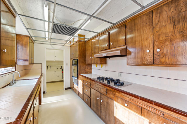 Detail Gallery Image 10 of 33 For 7092 Harmon Dr, Ventura,  CA 93003 - 3 Beds | 2 Baths