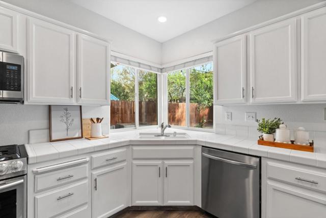 56 Lavender Court, Tracy CA: https://media.crmls.org/mediaz/6dc7c7e6-44ea-4579-9a86-2f2e9c3417e1.jpg