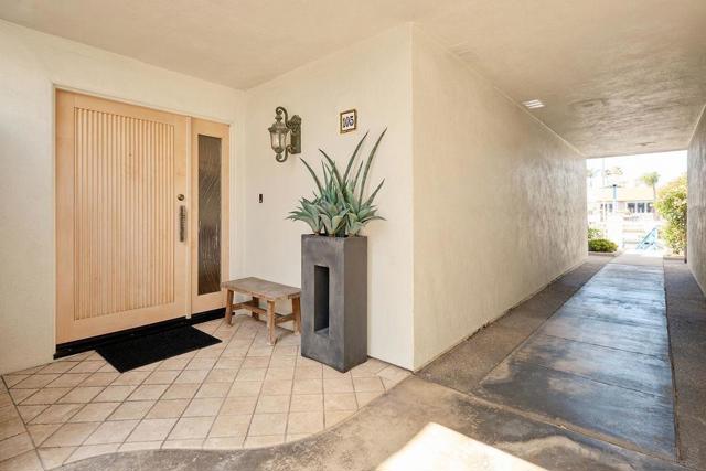 105 Antigua Ct, Coronado CA: https://media.crmls.org/mediaz/6dc7d23c-aaee-4ace-ad70-4288e3b4a205.jpg