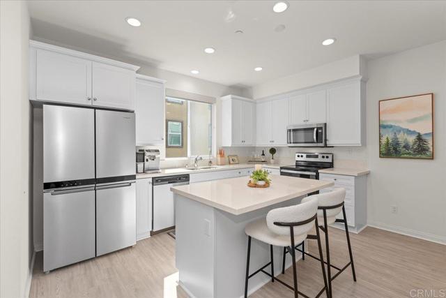 177 Mission Villas Rd, San Marcos CA: https://media.crmls.org/mediaz/6dc7d9fb-ce83-4da3-9d4b-fb562d5d385e.jpg