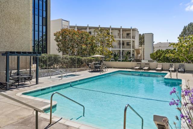 4016 Gresham St, San Diego CA: https://media.crmls.org/mediaz/6dc89c32-95cd-4080-9f7d-914c0256b37a.jpg