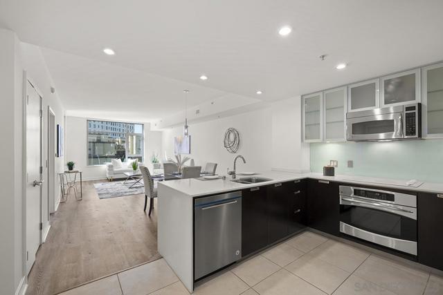 1441 9th Avenue, San Diego CA: https://media.crmls.org/mediaz/6dc8d242-daf0-4d17-8fb2-ac7273754949.jpg