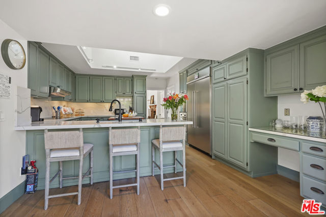 6052 Merritt Drive, Malibu CA: https://media.crmls.org/mediaz/6dc9ea1c-d2a1-4b9d-b602-44e79a322535.jpg