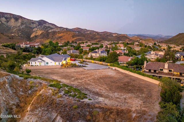 4221 Goldstone Lane, Simi Valley CA: https://media.crmls.org/mediaz/6dca530b-0ec1-4ad5-b4da-a273a2e7e117.jpg