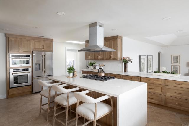 15017 Skyridge Road, Poway CA: https://media.crmls.org/mediaz/6dca8216-b393-4675-b70a-56e558608811.jpg