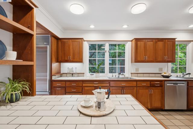 Image 18 of 51 For 1149 Amador Avenue