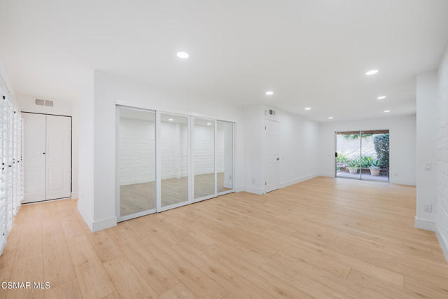 4524 Greengate Court, Westlake Village CA: https://media.crmls.org/mediaz/6dcad344-bb61-4637-b54b-c50eee5f4747.jpg