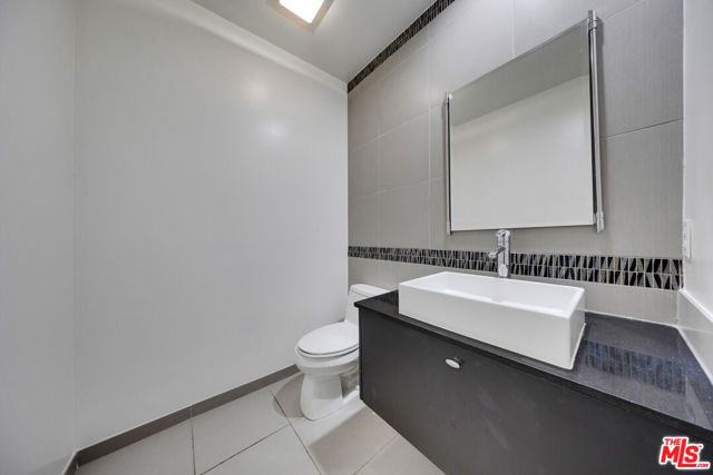 1409 Armacost Avenue, Los Angeles CA: https://media.crmls.org/mediaz/6dcb266a-c690-45b1-a6c4-6ce43fcb8ded.jpg