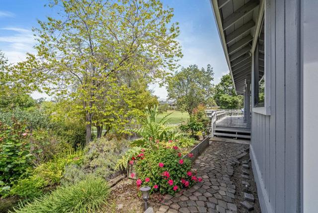 105 Louise Circle, Hollister CA: https://media.crmls.org/mediaz/6dcb467c-57b2-4c07-b38d-bfde1a0c6645.jpg