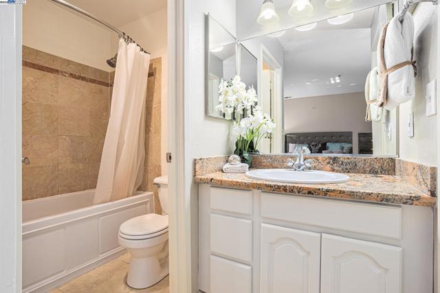 705 WATSON CANYON CT, San Ramon CA: https://media.crmls.org/mediaz/6dcb711c-7d26-4541-b63d-1b44f772b614.jpg