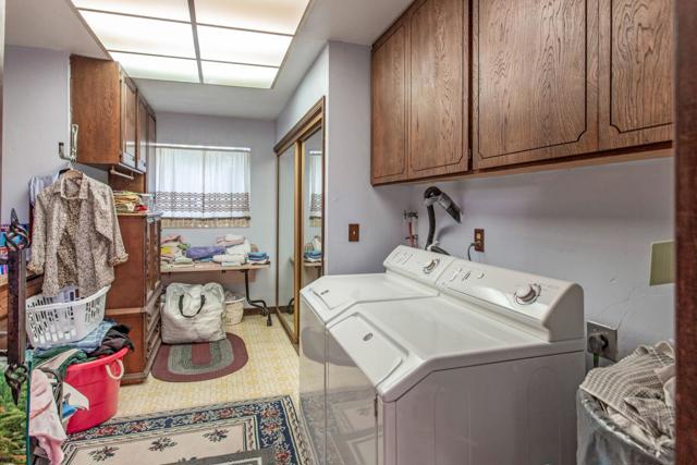 125 Springfield Road, Moss Landing CA: https://media.crmls.org/mediaz/6dcb998e-5fe7-42af-8d44-c388db5e0904.jpg