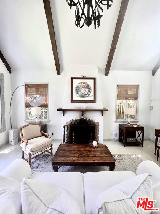 219 Winchester Avenue, Glendale CA: https://media.crmls.org/mediaz/6dccb996-b800-47b8-ac5e-fbc41cb294a0.jpg
