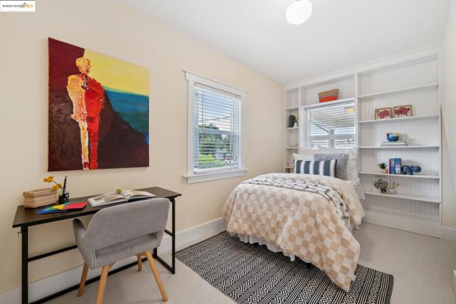1193 64Th St, Oakland CA: https://media.crmls.org/mediaz/6dcd2484-cb73-4f82-9bd1-787df487e010.jpg