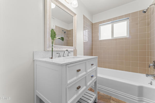 130 132 Virginia Drive, Ventura CA: https://media.crmls.org/mediaz/6dcddb38-3af2-4cd5-87ce-1c4417e40f68.jpg
