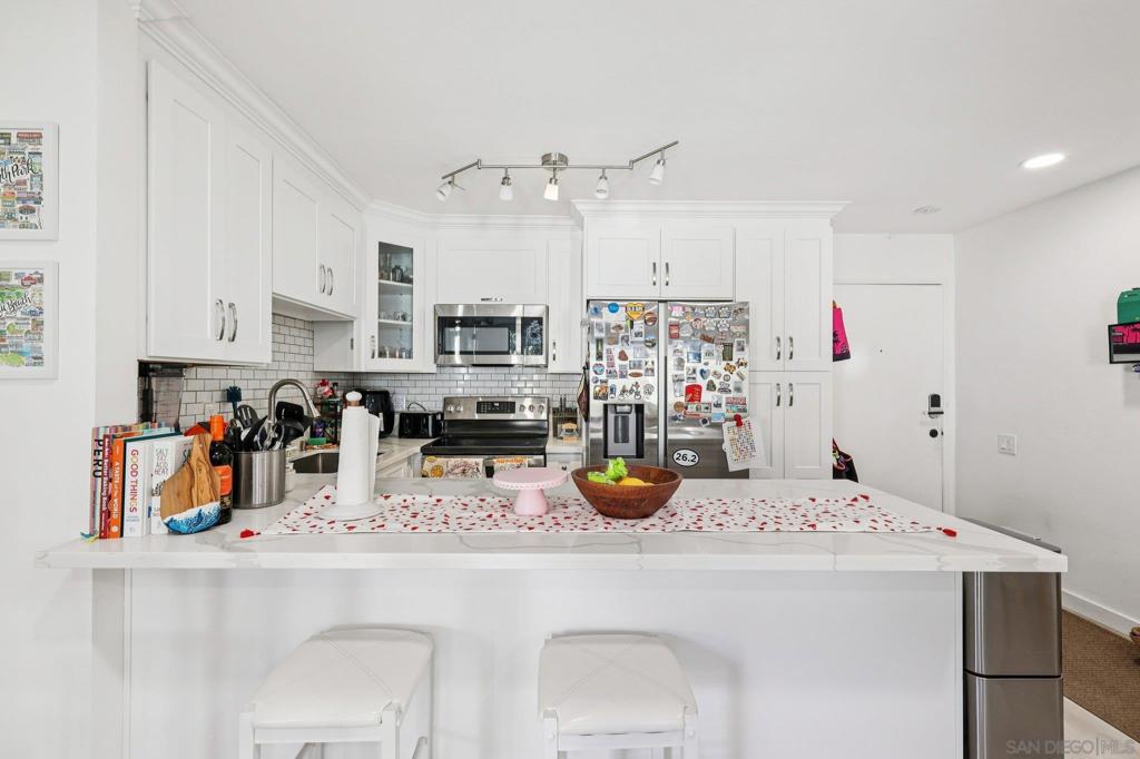 4600 Lamont St - photo 3