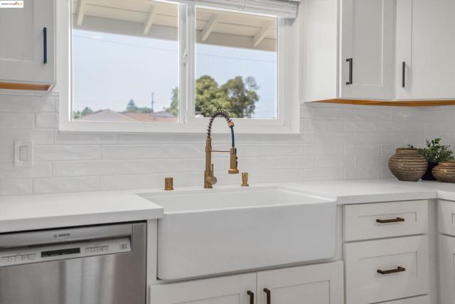 946 Notre Dame Ave, Concord CA: https://media.crmls.org/mediaz/6dcdf45e-5520-49d8-b043-b73ce161b157.jpg