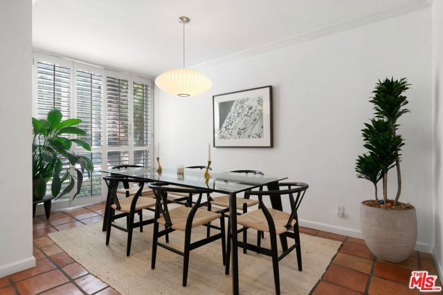 1015 N Kings Road, West Hollywood CA: https://media.crmls.org/mediaz/6dce260c-de86-495a-8fb4-656a745c4e05.jpg