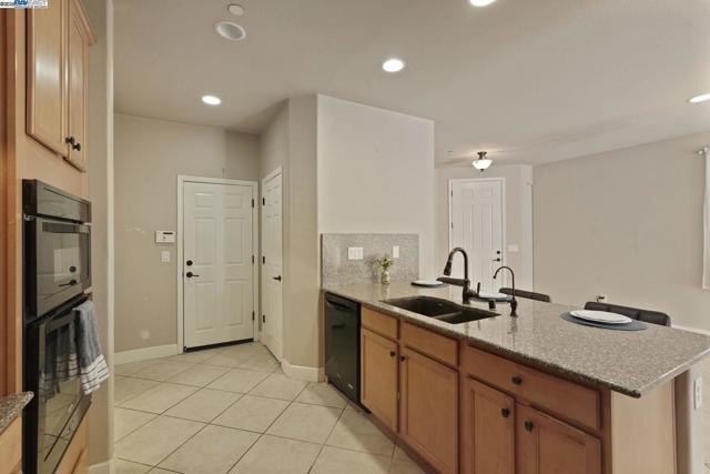 2961 Clear Point Way, Manteca CA: https://media.crmls.org/mediaz/6dcf6079-42f7-4799-bc4f-56676a1e0058.jpg