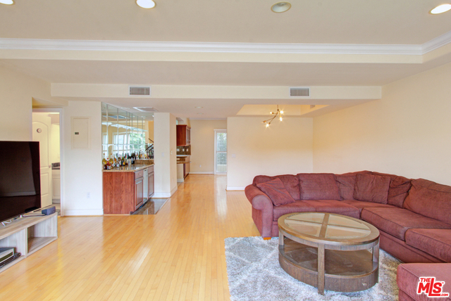 11355 MISSOURI Avenue, Los Angeles CA: https://media.crmls.org/mediaz/6dcf6166-0127-4c31-aeb1-22f7fd62ec80.jpg