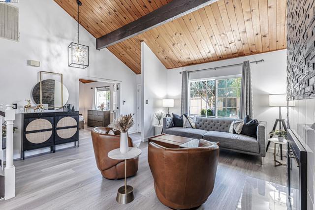 1835 Camino Estrada, Concord CA: https://media.crmls.org/mediaz/6dcfd462-49ea-4429-b65e-c03e62ce28cf.jpg
