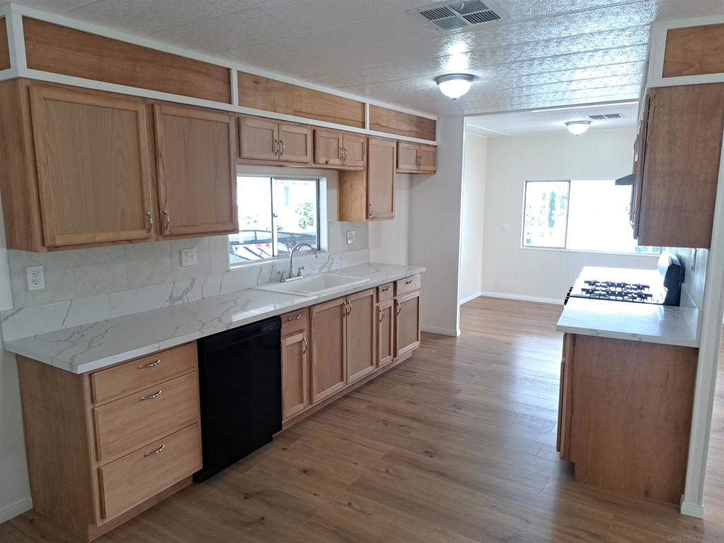 MLS #250026383SD image #7