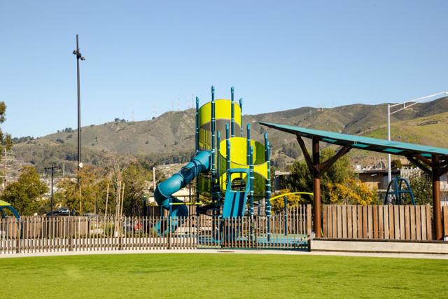 647 Stonegate Drive, South San Francisco CA: https://media.crmls.org/mediaz/6dd17081-aa87-4cf9-b1fc-8b64ad45cec2.jpg