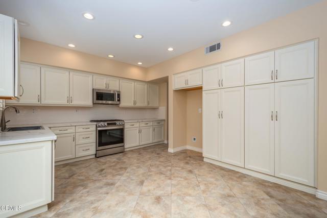 Detail Gallery Image 23 of 43 For 30456 Star Canyon Pl, Castaic,  CA 91384 - 4 Beds | 3 Baths