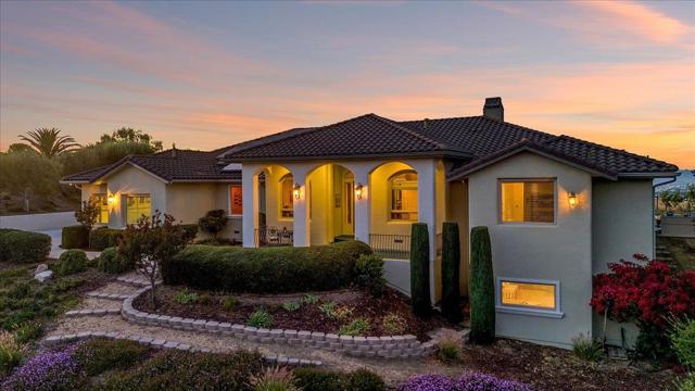 4116 Ashford Circle, Hollister CA: https://media.crmls.org/mediaz/6dd21e03-df0d-4594-b021-51a2f69df02d.jpg
