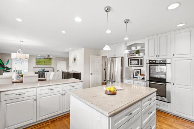 210 Montalvo Road, Redwood City CA: https://media.crmls.org/mediaz/6dd25c17-0166-455a-8ff1-623da5187632.jpg